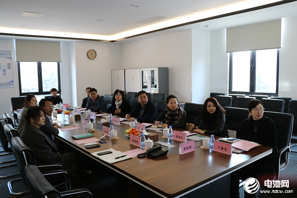 青岛市民营经济发展局一级调研员李中强一行到访海融网山东总部.jpg
