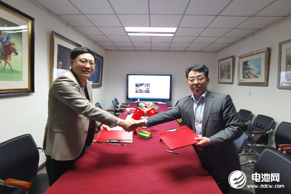 聚焦动力电池和新能源车等后市场服务 蜜蜂新能源与海融网战略合作.jpg