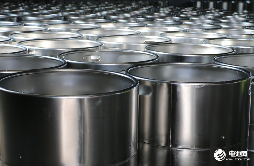 天赐材料拟新增40万吨电解液年产能!新宙邦拟募资扩产锂电材料.png 天赐材料拟新增40万吨电解液年产能!新宙邦拟募资扩产锂电材料.png