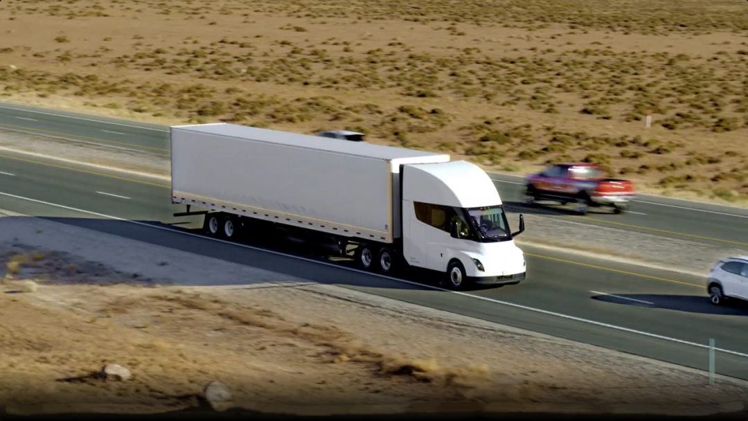 首批Semi Truck正式交付客户，特斯拉电动重卡是“洪水猛兽”吗？.png