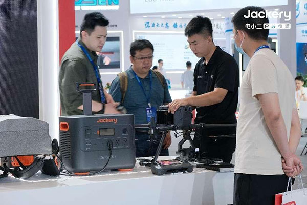 安防应急新力量！华宝新能SG 2000 Plus可实现25%光电转换率