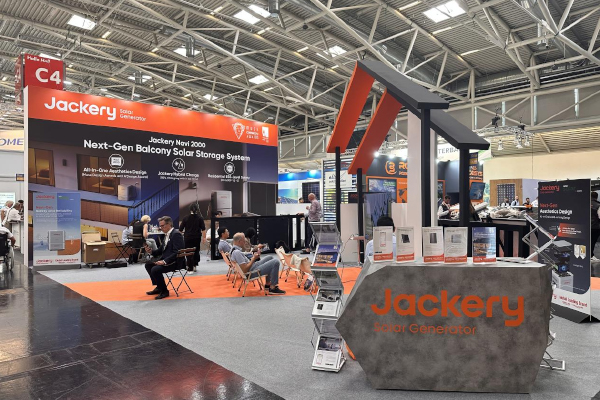 华宝新能DIY小型家庭绿电系统Jackery Navi 2000亮相Intersolar欧洲能源展