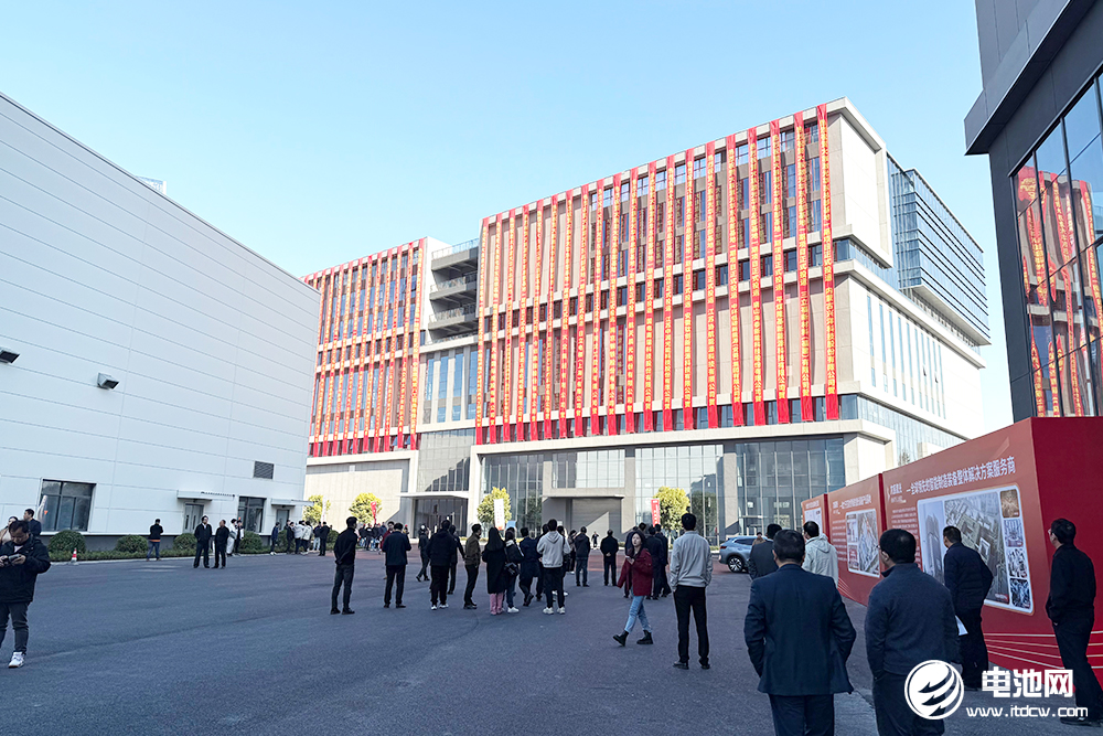 图/赛力斯