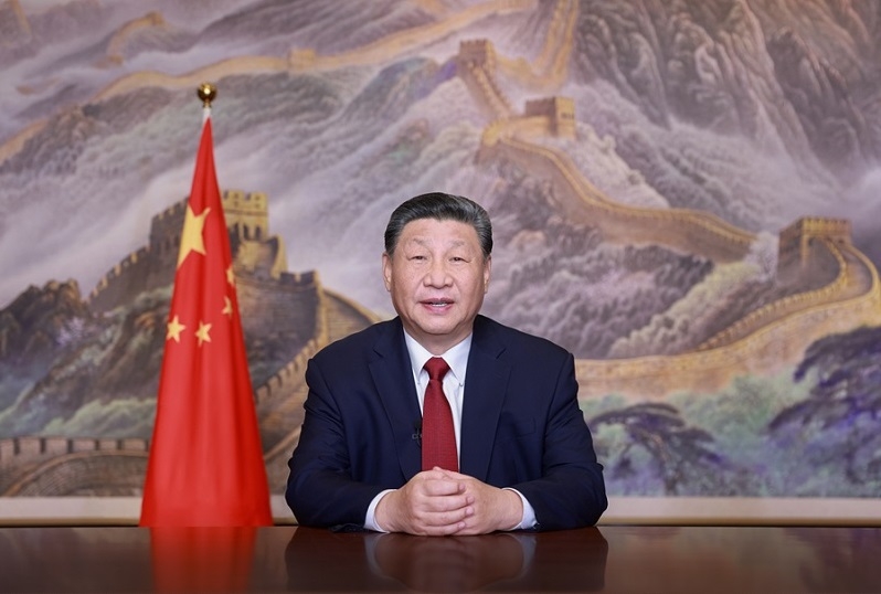 新年前夕，国家主席习近平通过中央广播电视总台和互联网，发表二〇二五年新年贺词。  新华社记者 鞠鹏 摄