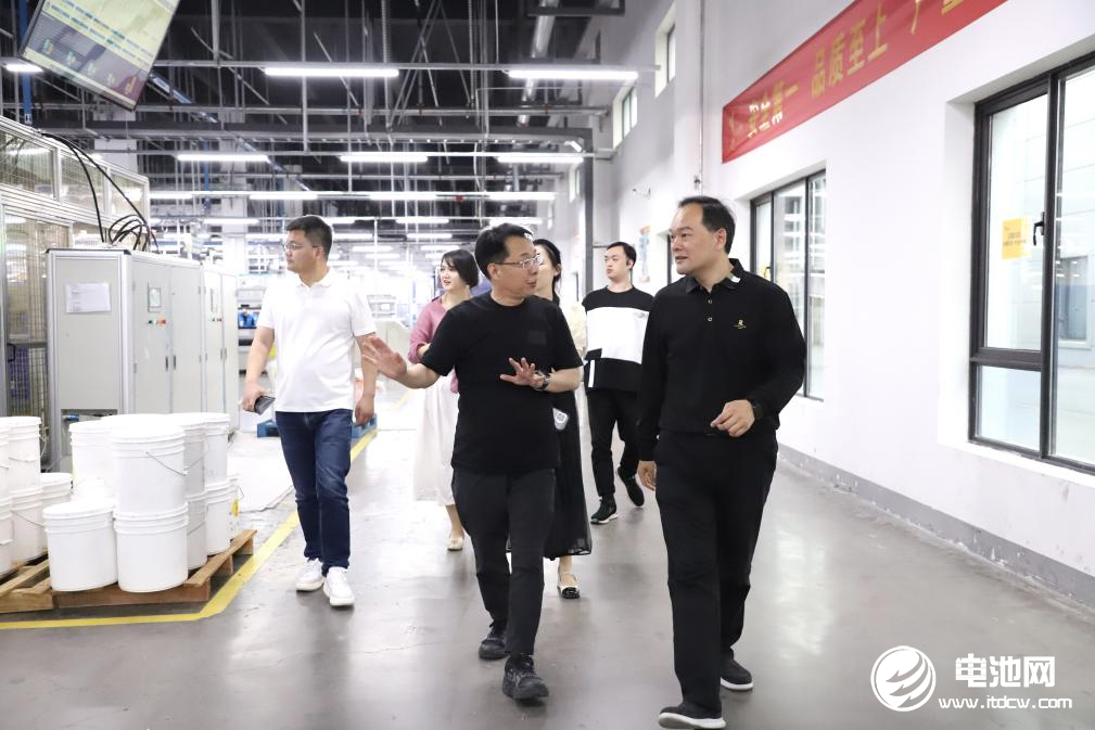 中国电池新能源产业链调研采访团（安徽站）一行到访华霆动力