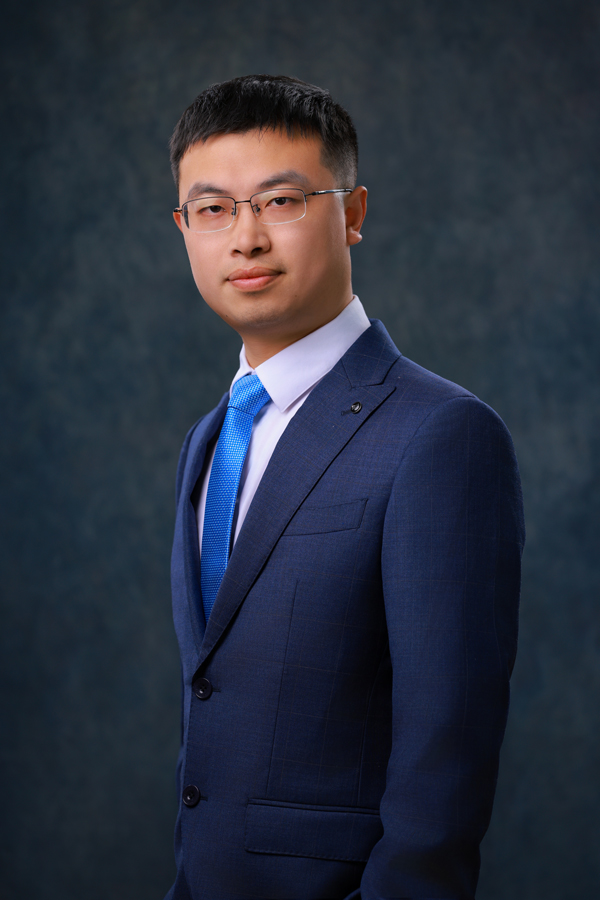 无锡盘古新能源有限责任公司董事长胡明祥