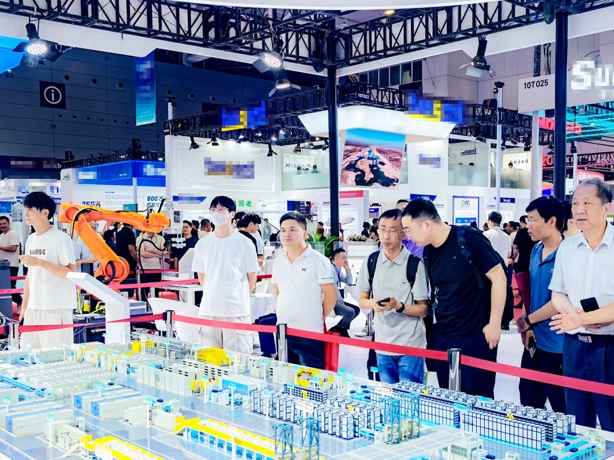 大族锂电更将展台打造成了技术交流的“第二现场” 大族锂电更将展台打造成了技术交流的“第二现场”