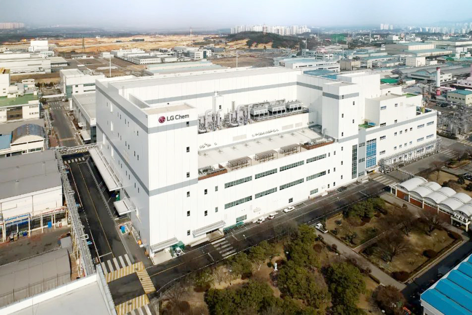 LG化学开始量产高镍单晶正极材料 2027年产能