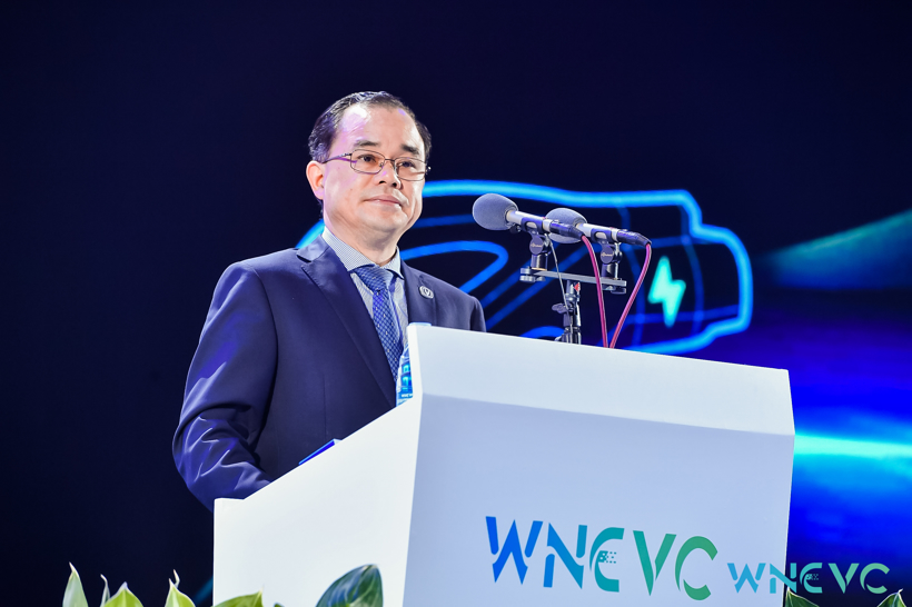 长安汽车总裁朱华荣：2023年是电动汽车爆发年和转折年