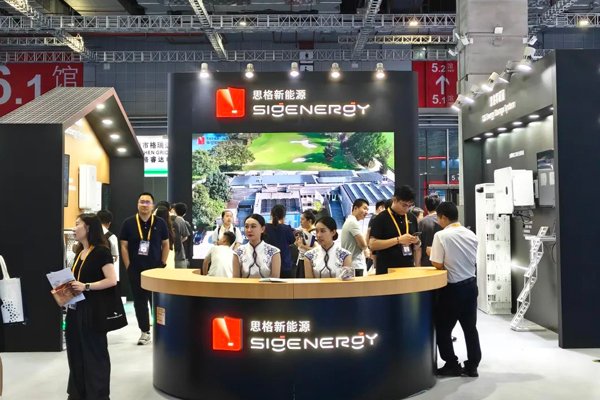 前华为高管创业两年做到全球第一 光储界黑