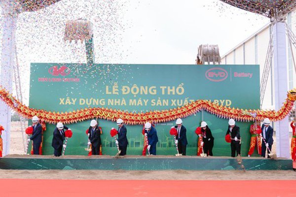 宁德时代/比亚迪/亿纬锂能扩产锂电池！两大电解