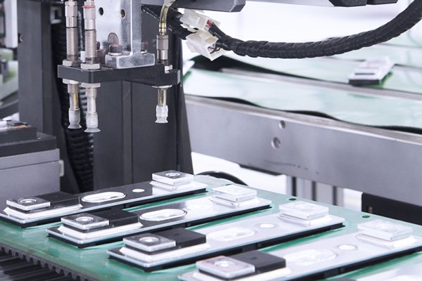 18.8亿元！震裕科技拟募资扩产锂电池精密结构件