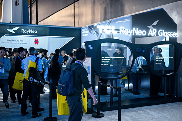 四大维度全能进化：豪鹏科技破解AI眼镜续航与安