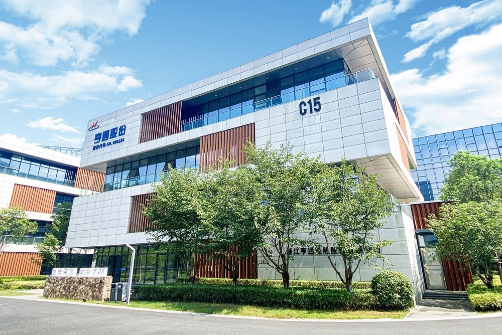 亨通股份拟投5亿加码复合箔材！华友系锂电