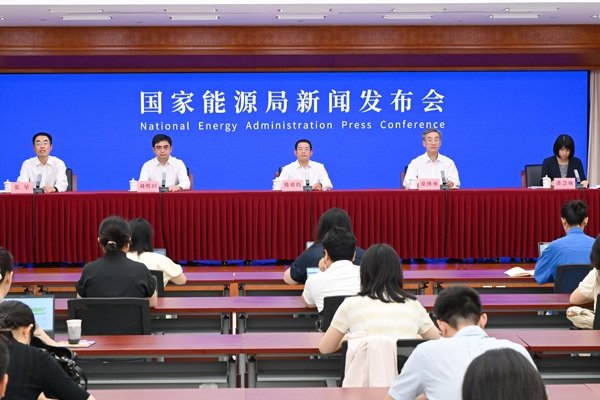 国家能源局：截至6月底我国电动汽车充电基础设