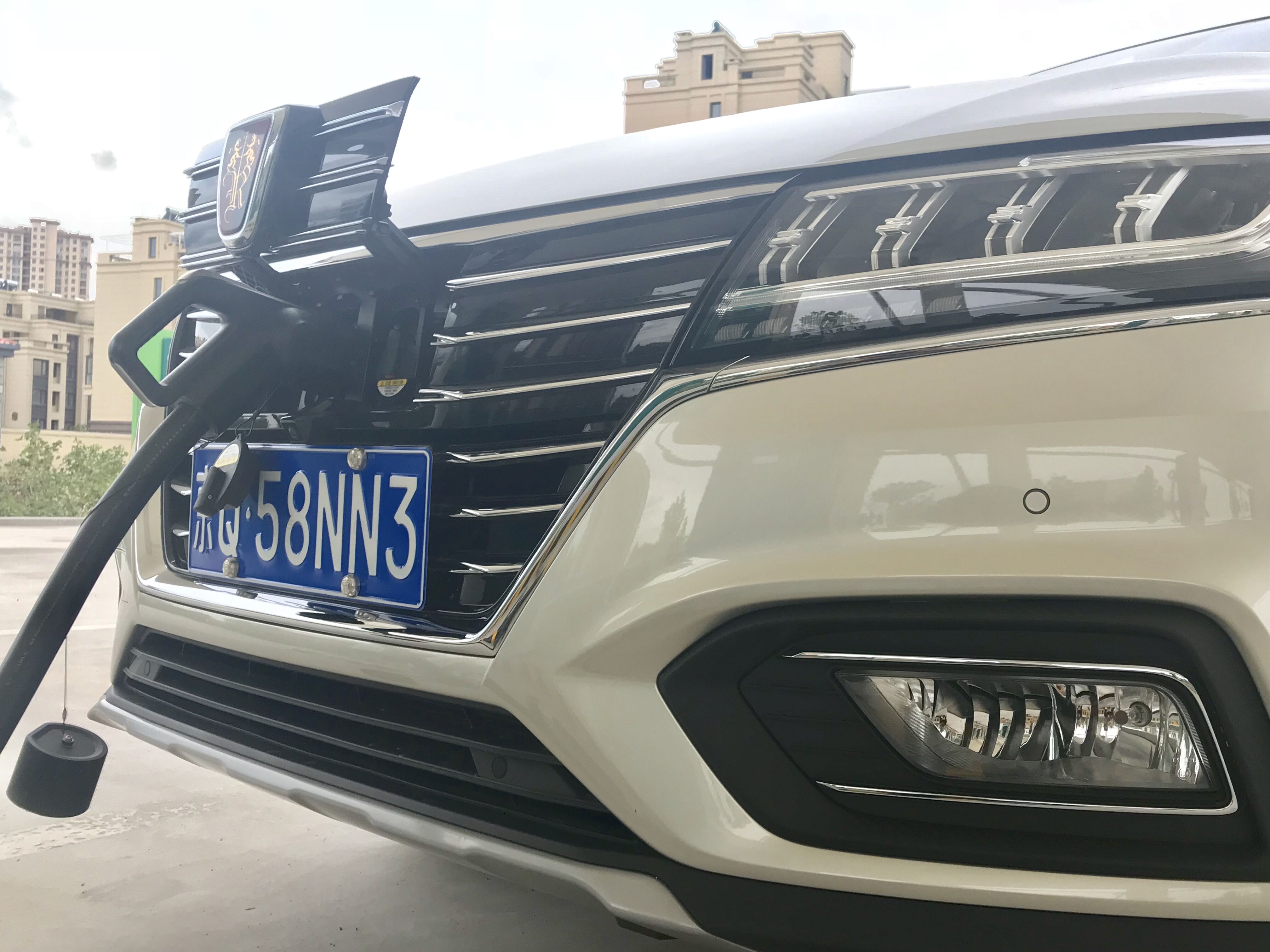 坚持纯电驱动不动摇 新能源汽车亟待回归